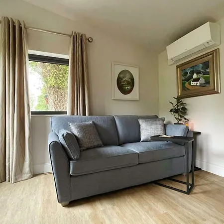 아파트 Scenic Countryside Romantic & Pet-friendly *