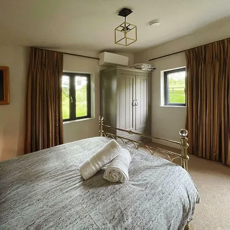 Scenic Countryside Romantic & Pet-friendly * Newcastle West