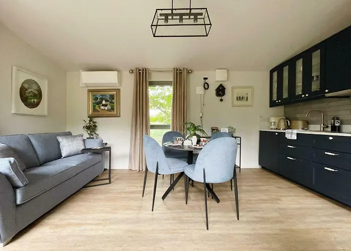 Apartment Scenic Countryside Romantic & Pet-friendly Newcastle West