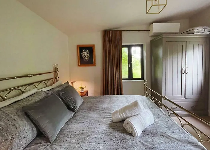 Scenic Countryside Romantic & Pet-friendly *